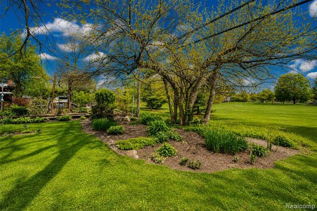 1434 Pine Valley Boulevard, Ann Arbor, MI 48104