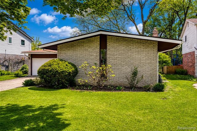 1434 Pine Valley Boulevard, Ann Arbor, MI 48104