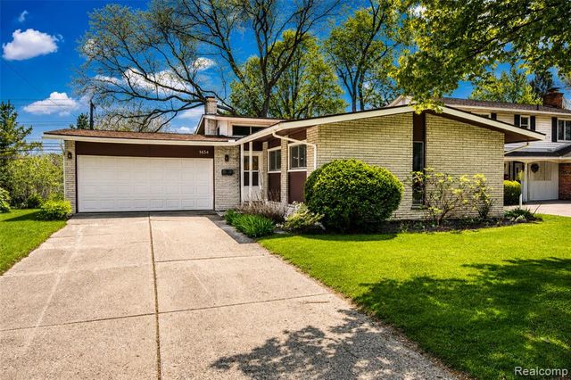 1434 Pine Valley Boulevard, Ann Arbor, MI 48104