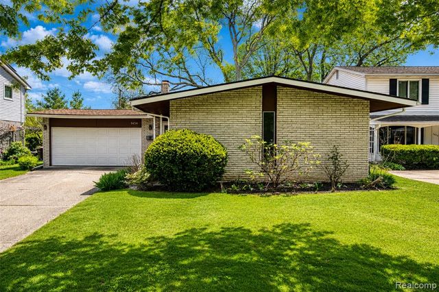 1434 Pine Valley Boulevard, Ann Arbor, MI 48104