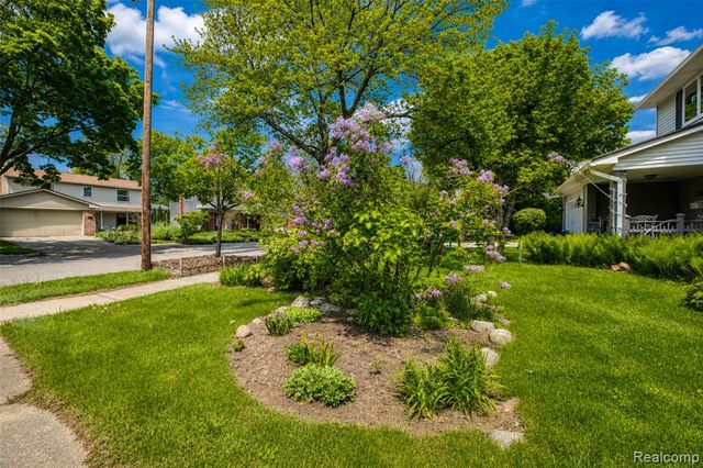 1434 Pine Valley Boulevard, Ann Arbor, MI 48104