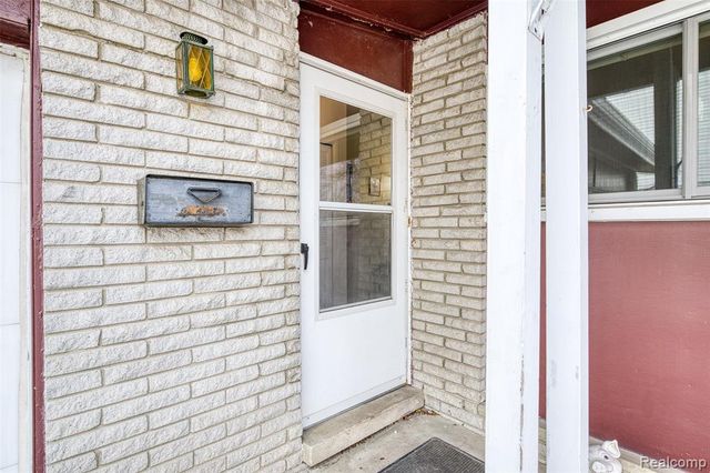 1434 Pine Valley Boulevard, Ann Arbor, MI 48104