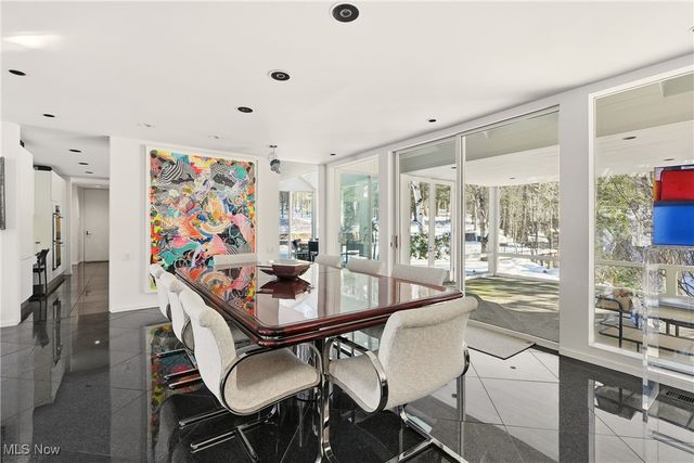 999 Chestnut Run, Gates Mills, OH 44040