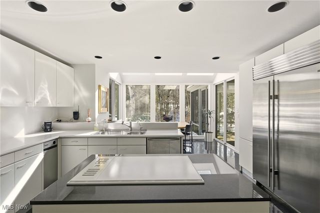 999 Chestnut Run, Gates Mills, OH 44040