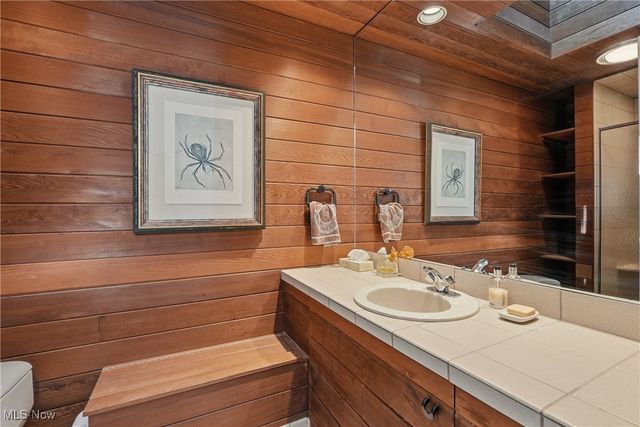 999 Chestnut Run, Gates Mills, OH 44040