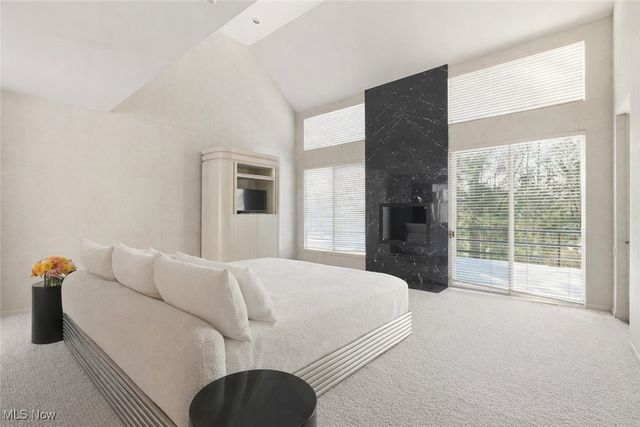 999 Chestnut Run, Gates Mills, OH 44040