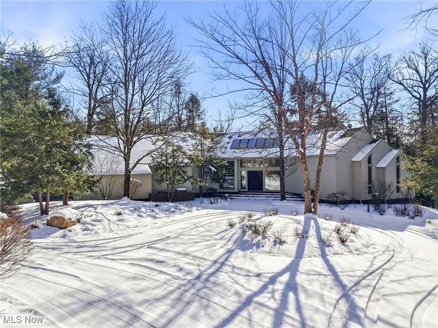 999 Chestnut Run, Gates Mills, OH 44040