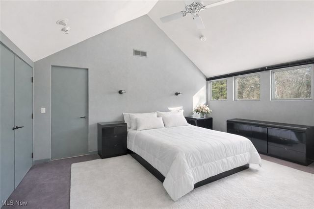 999 Chestnut Run, Gates Mills, OH 44040