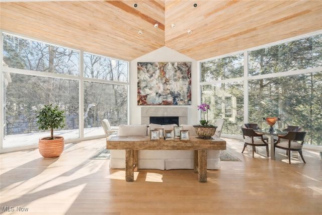 999 Chestnut Run, Gates Mills, OH 44040