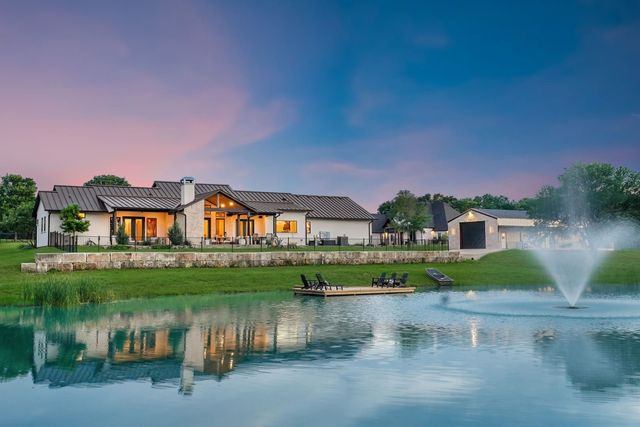 2100 Lake Crest Lane, Wills Point, TX 75169