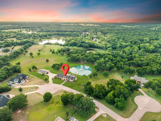 2100 Lake Crest Lane, Wills Point, TX 75169