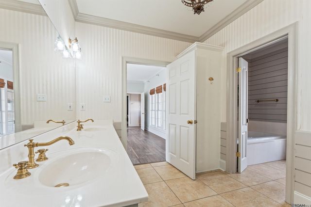 6096 Beechgrove Ln, St Francisville, LA 70775