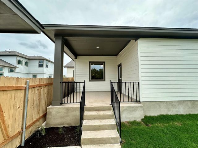 412 Treadwell LN, Kyle, TX 78640