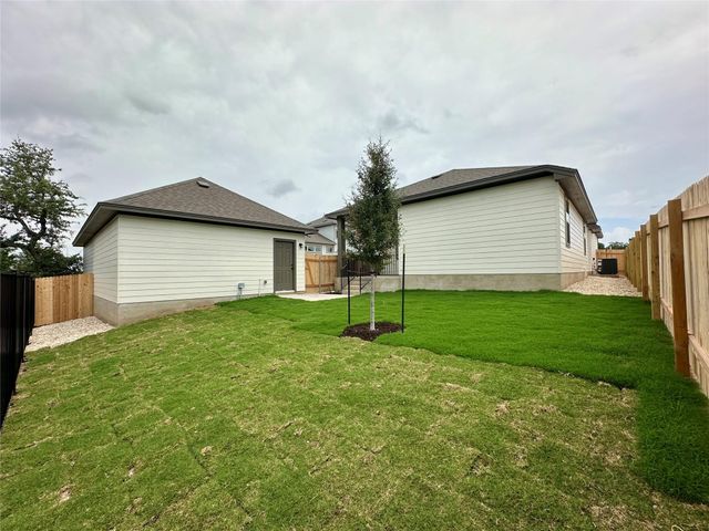 412 Treadwell LN, Kyle, TX 78640