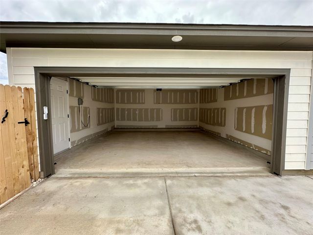 412 Treadwell LN, Kyle, TX 78640