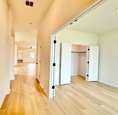 412 Treadwell LN, Kyle, TX 78640