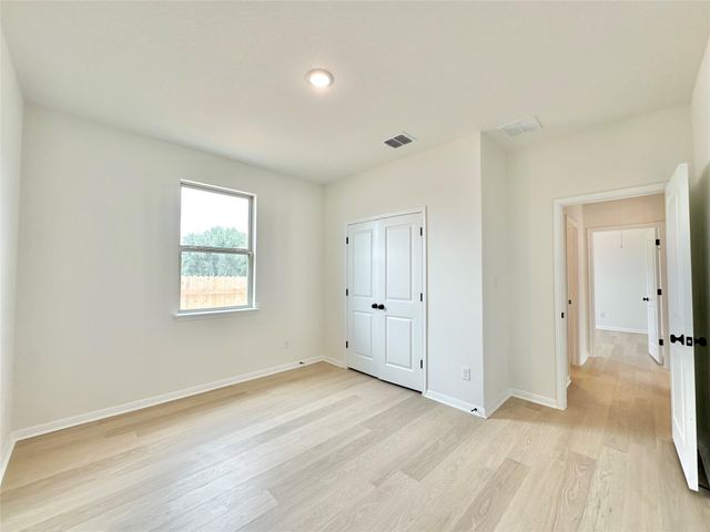 412 Treadwell LN, Kyle, TX 78640