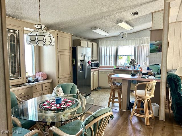 459 Sharks PT, North Port, FL 34287