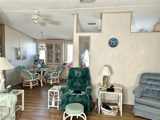 459 Sharks PT, North Port, FL 34287