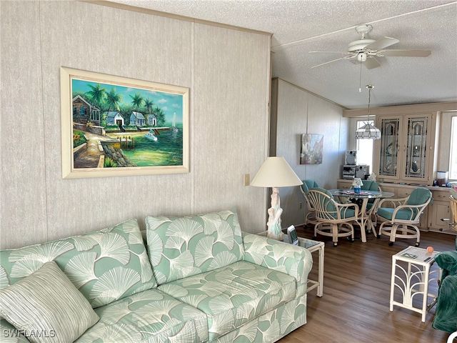 459 Sharks PT, North Port, FL 34287