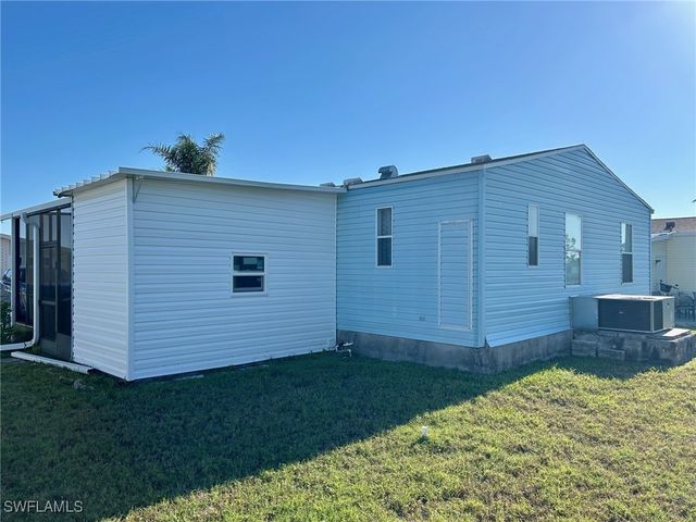 459 Sharks PT, North Port, FL 34287