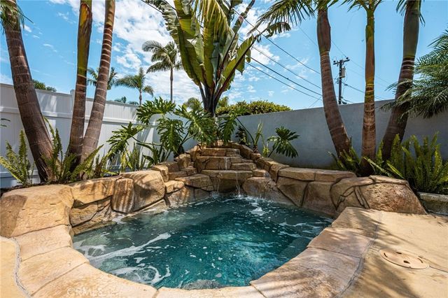22072 Surfrider Lane, Huntington Beach, CA 92646
