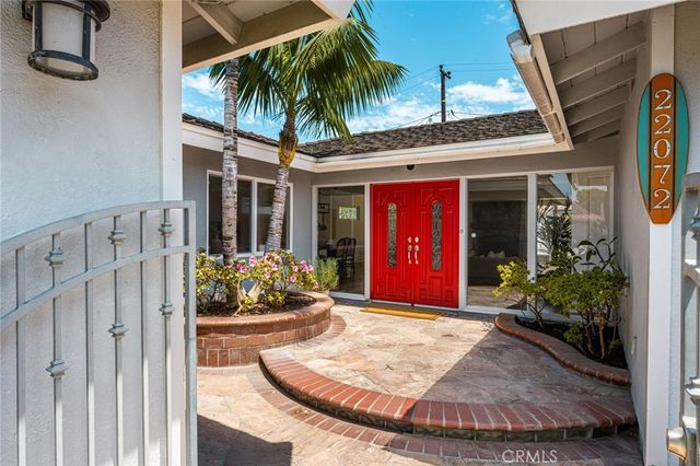 22072 Surfrider Lane, Huntington Beach, CA 92646