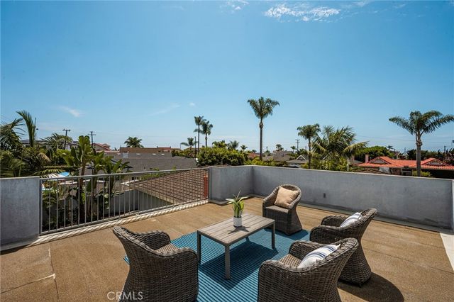 22072 Surfrider Lane, Huntington Beach, CA 92646