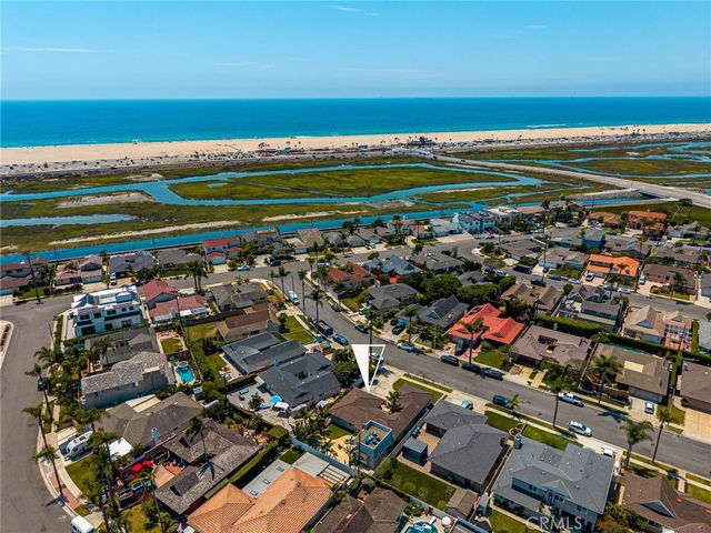 22072 Surfrider Lane, Huntington Beach, CA 92646