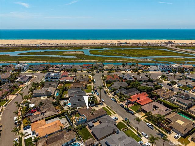 22072 Surfrider Lane, Huntington Beach, CA 92646