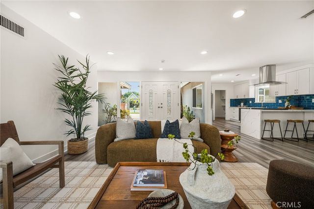 22072 Surfrider Lane, Huntington Beach, CA 92646