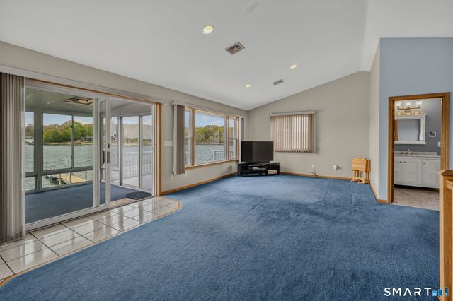 224 Shore Road, Waterford, CT 06385