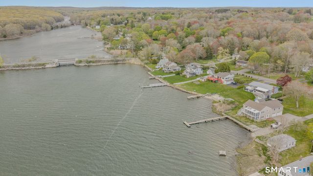 224 Shore Road, Waterford, CT 06385