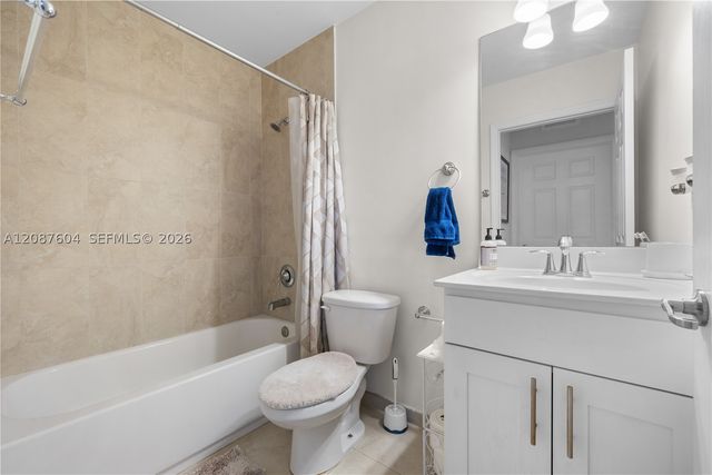 6005 NW 104th Path 6005, Doral, FL 33178