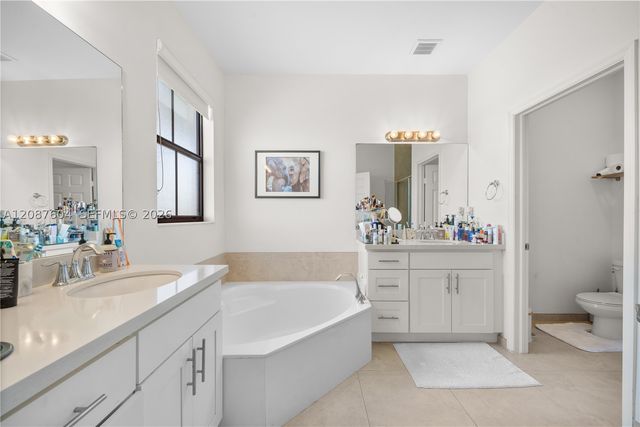 6005 NW 104th Path 6005, Doral, FL 33178