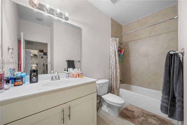 6005 NW 104th Path 6005, Doral, FL 33178