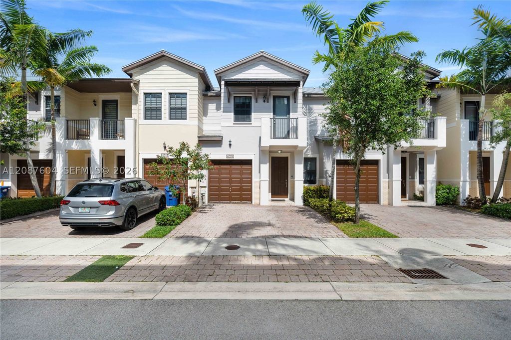 6005 NW 104th Path 6005, Doral, FL 33178