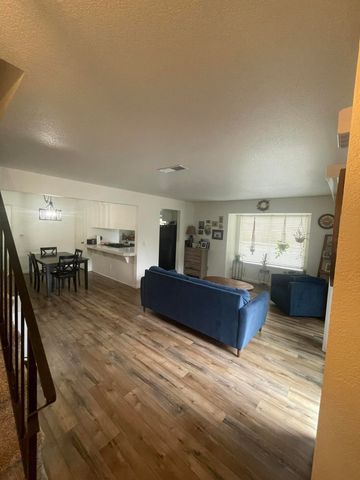 200 Ridgetop Drive, APT 25, Redding, CA 96003