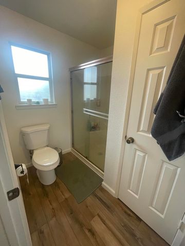 200 Ridgetop Drive, APT 25, Redding, CA 96003