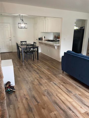 200 Ridgetop Drive, APT 25, Redding, CA 96003