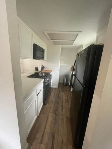 200 Ridgetop Drive, APT 25, Redding, CA 96003