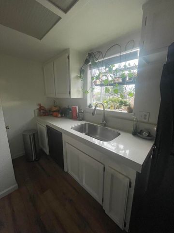 200 Ridgetop Drive, APT 25, Redding, CA 96003