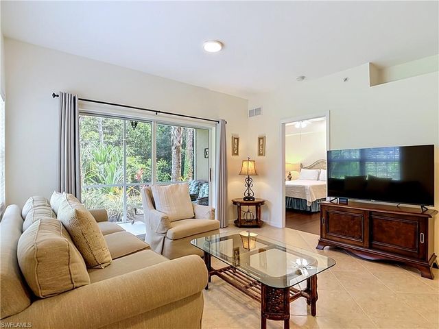 4500 Botanical Place CIR 102, Naples, FL 34112