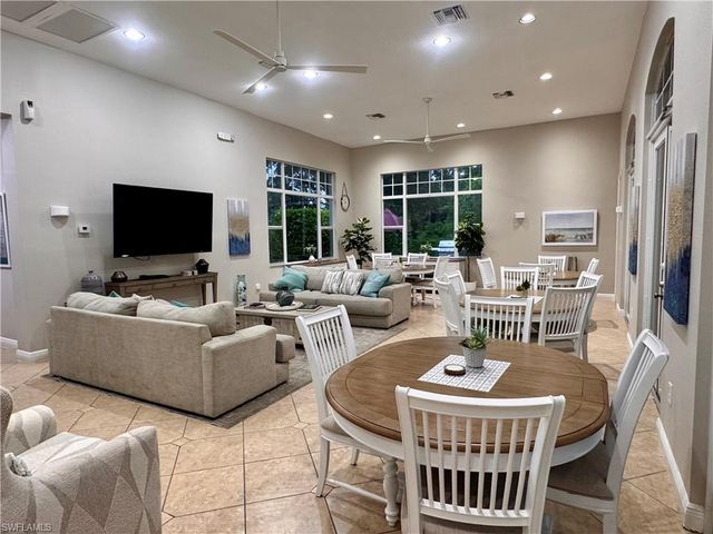 4500 Botanical Place CIR 102, Naples, FL 34112