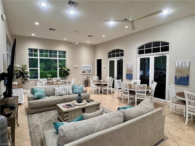 4500 Botanical Place CIR 102, Naples, FL 34112