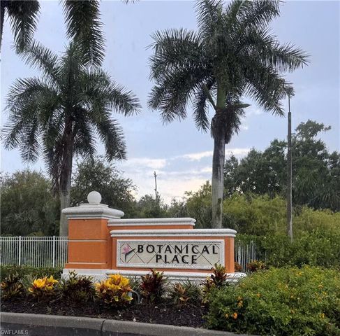 4500 Botanical Place CIR 102, Naples, FL 34112