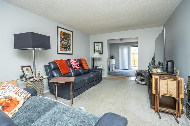 6168 Stornoway Drive S, Columbus, OH 43213