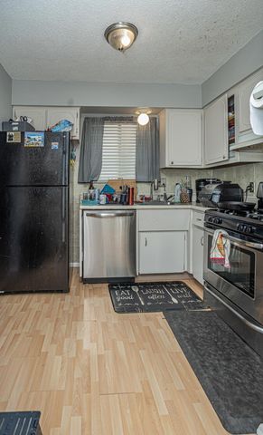 6168 Stornoway Drive S, Columbus, OH 43213