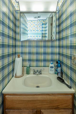 6168 Stornoway Drive S, Columbus, OH 43213