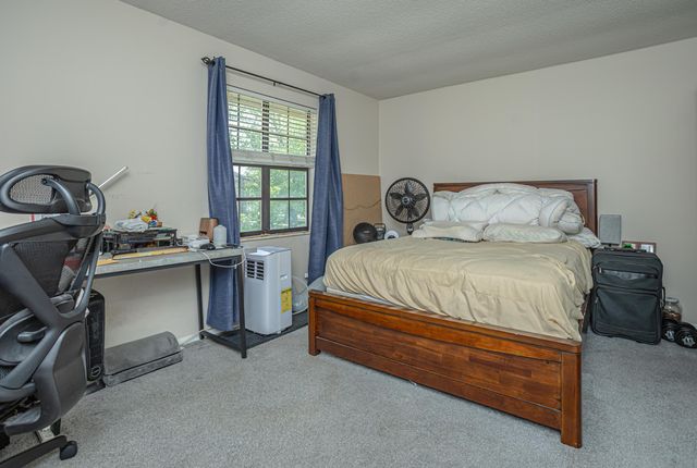 6168 Stornoway Drive S, Columbus, OH 43213